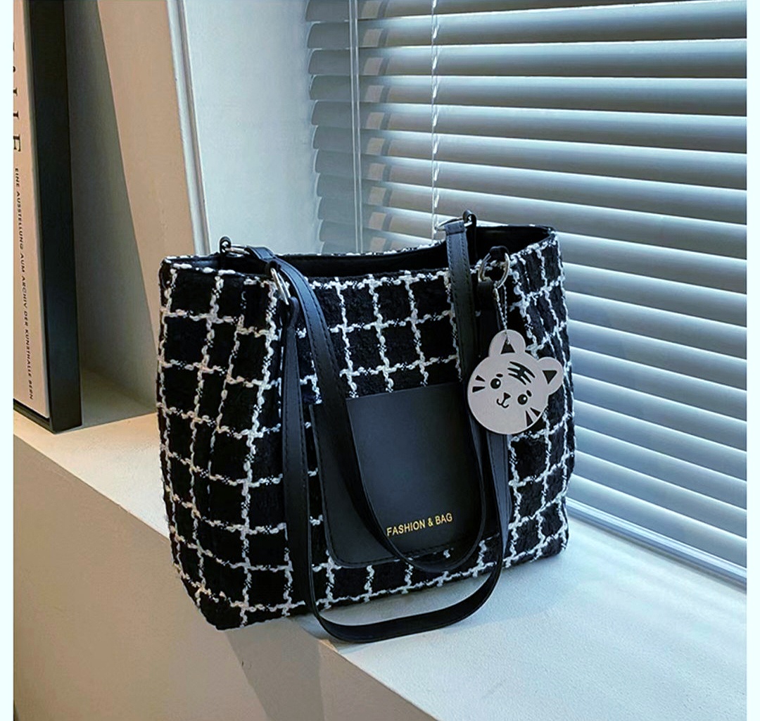 black  middle tote bag simple bag 2025 new style women’s commuting shoulder bag